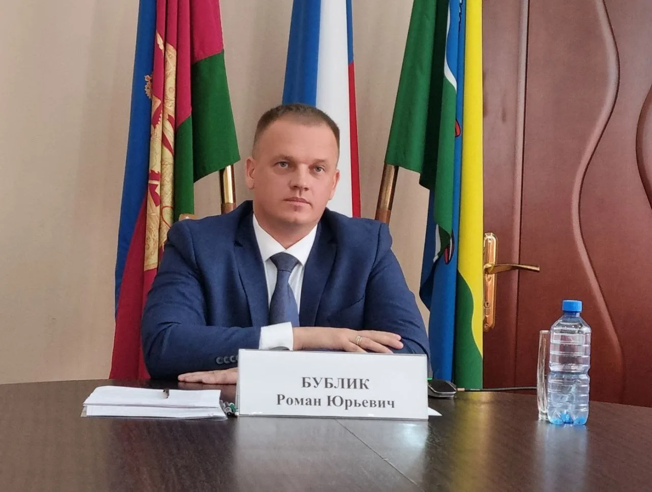 🤝 Глава Ейского района Роман Бублик поздравил работников ветеринарной службы Ейского р...