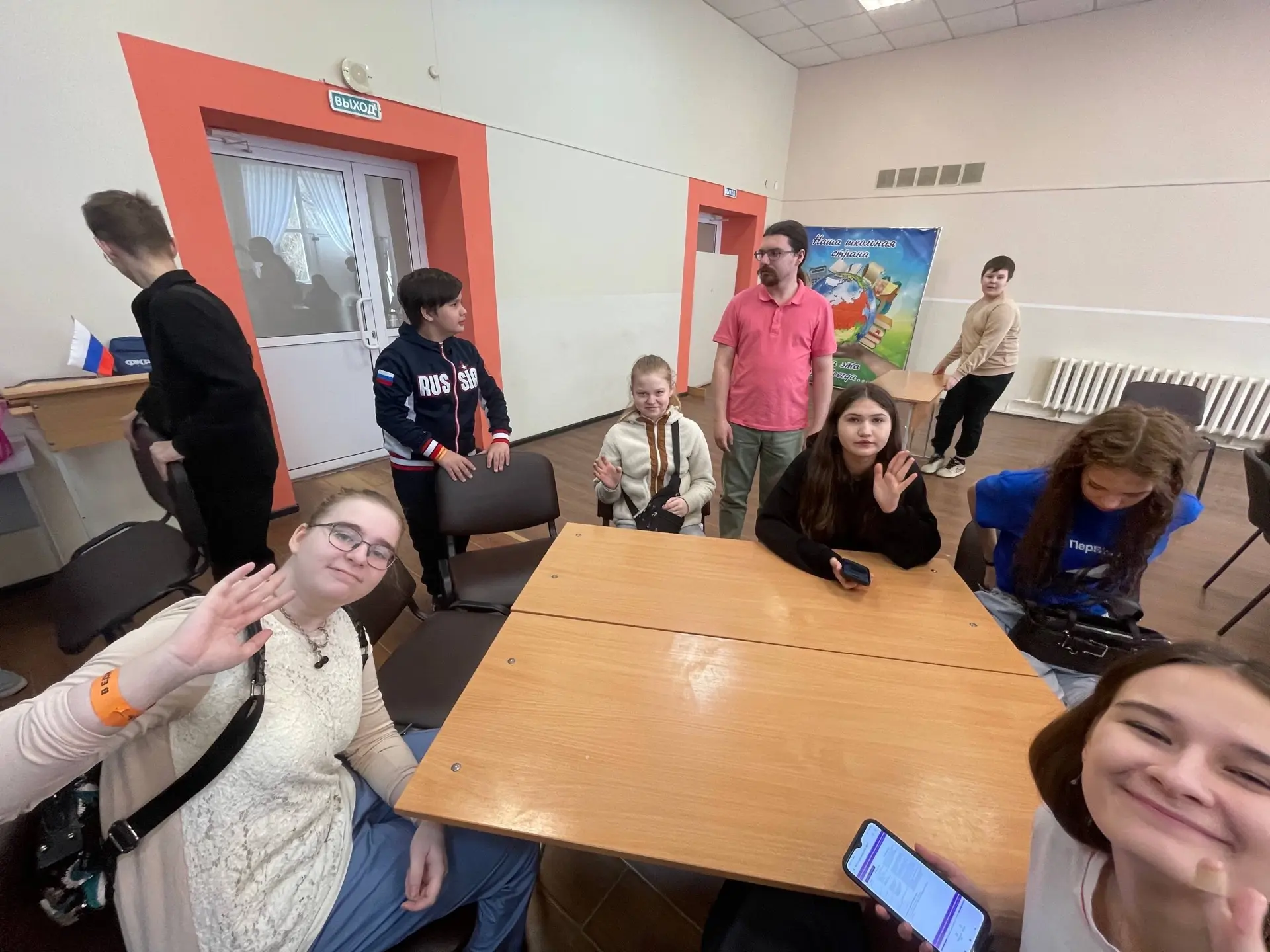 Наш отряд «Озорной апельсин» участвовал в школьном сборе активов. Мы посетили различные мероприятия,