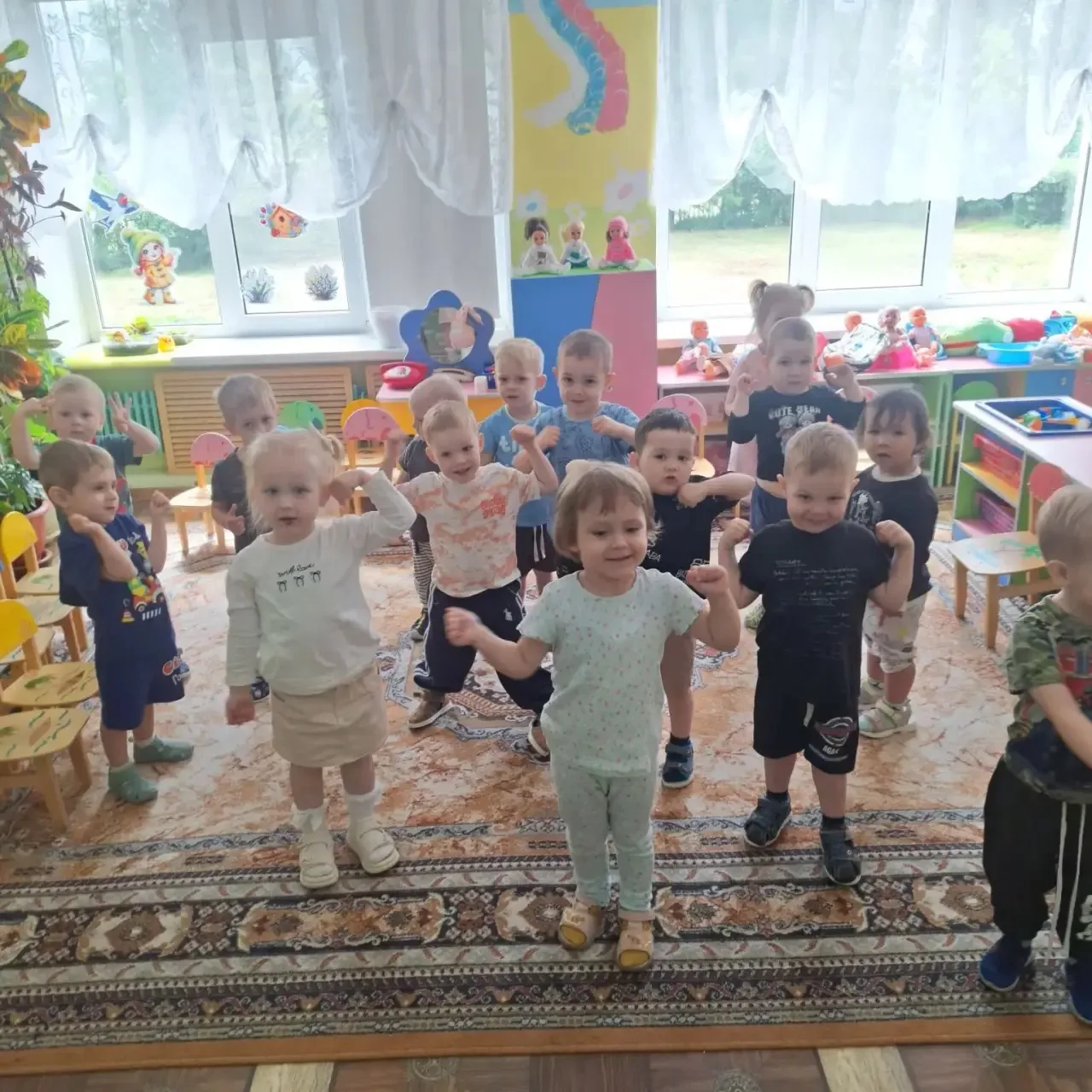 За год, проведённый в первой младшей группе № 10, воспитатели Сихвардт Елена Владимиров...