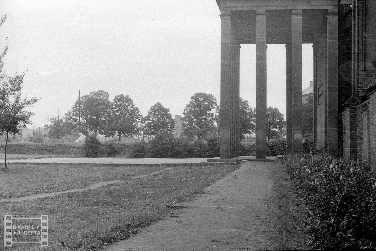 Кафедральный собор на снимках с отсканированной плёнки второй половины 1960-х годов