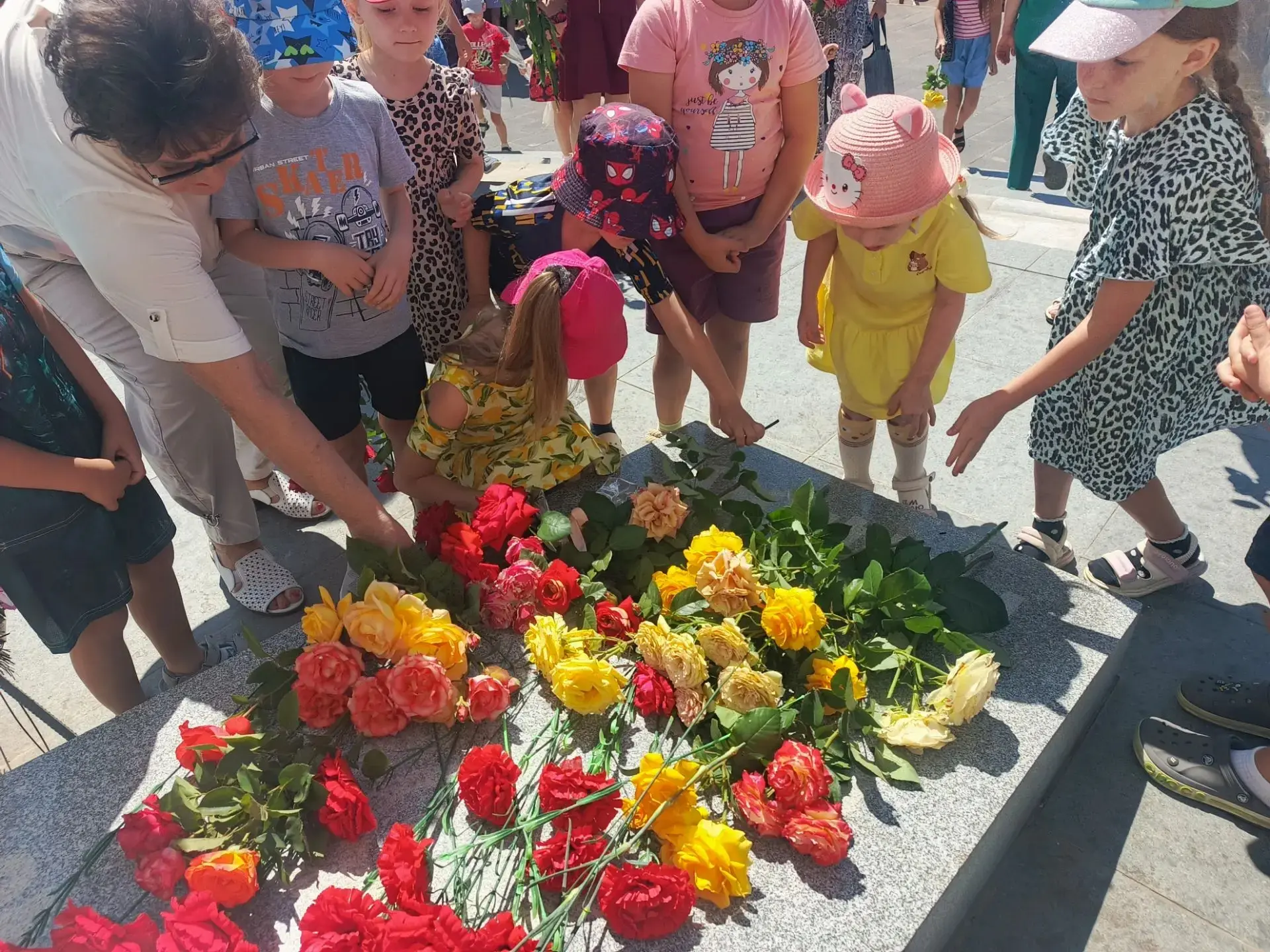 22 июня — День памяти и скорби

Сегодня, в День памяти и скорби,  дошкольники д/с "Журавлик" стали ч