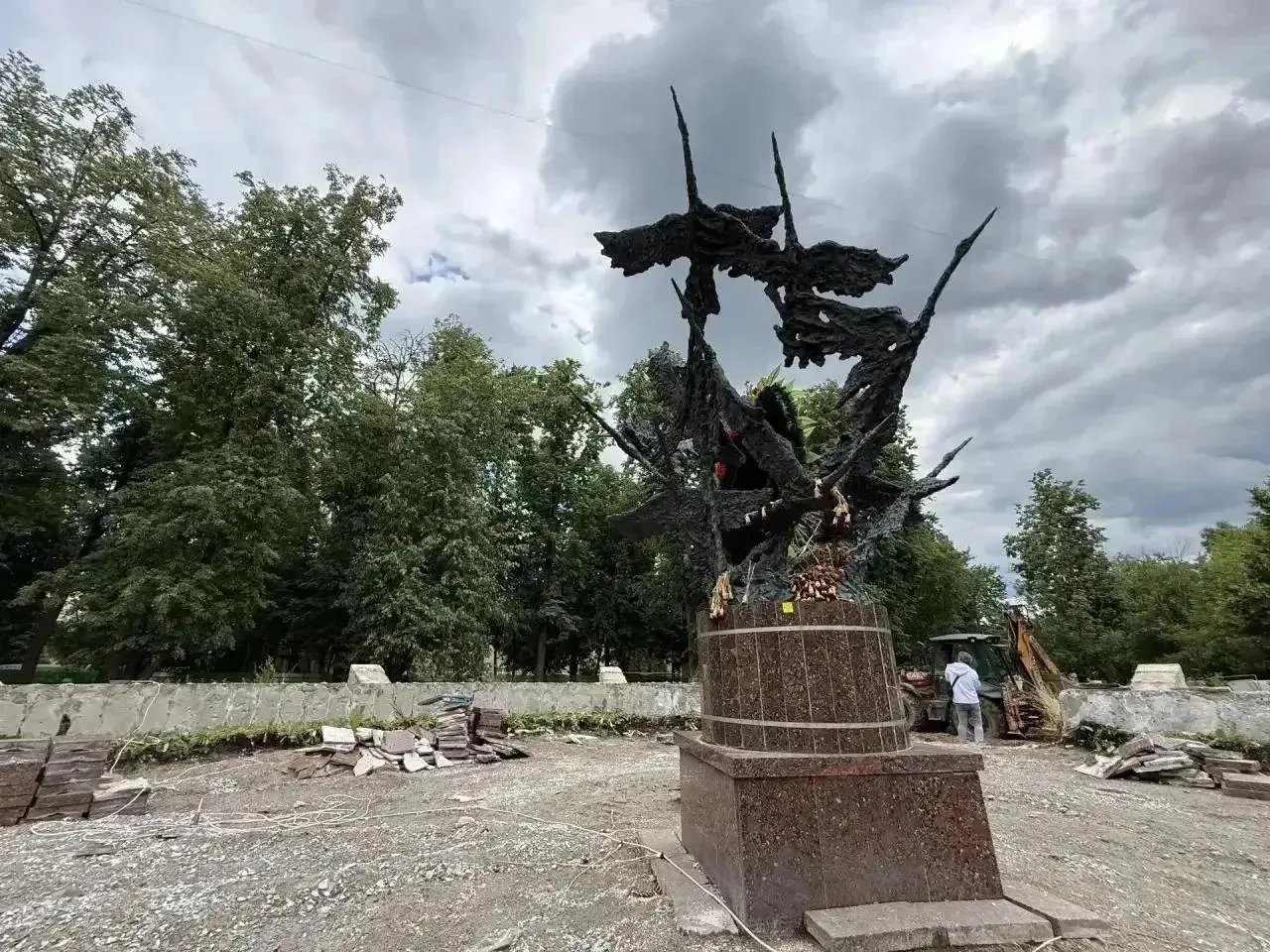 Вместе с главой Городского округа Пушкинский Максимом Красноцветовым посмотрели ход реконструкции ме