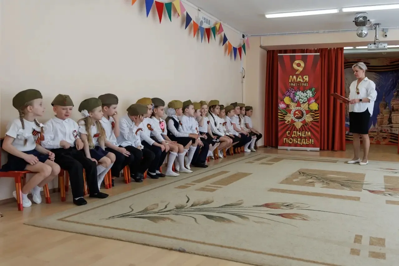 🎖️ Никто не забыт, ничто не забыто  💫 В старшей группе детского сада «Росток» прошло праздничное мер