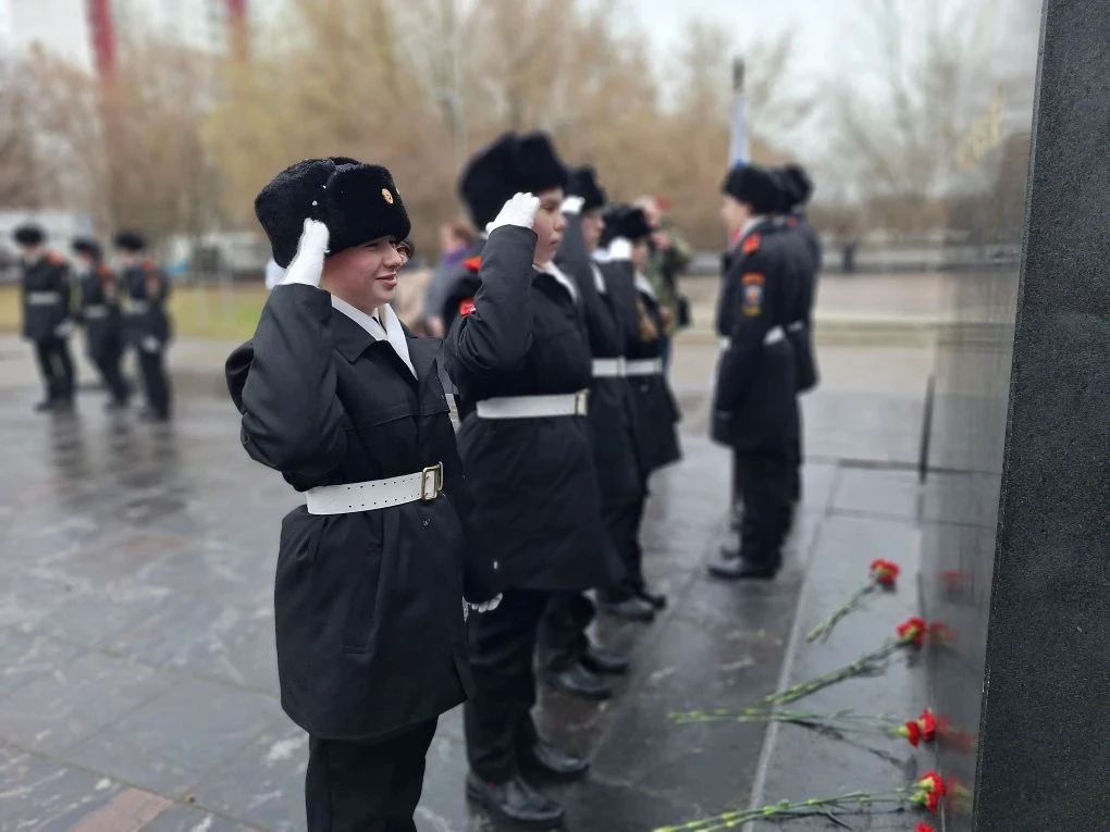 ПАТРИОТИЧЕСКАЯ АКЦИЯ  ⭐ Кадеты 8 «Б» приняли участие в Патриотической акции в честь Международного д