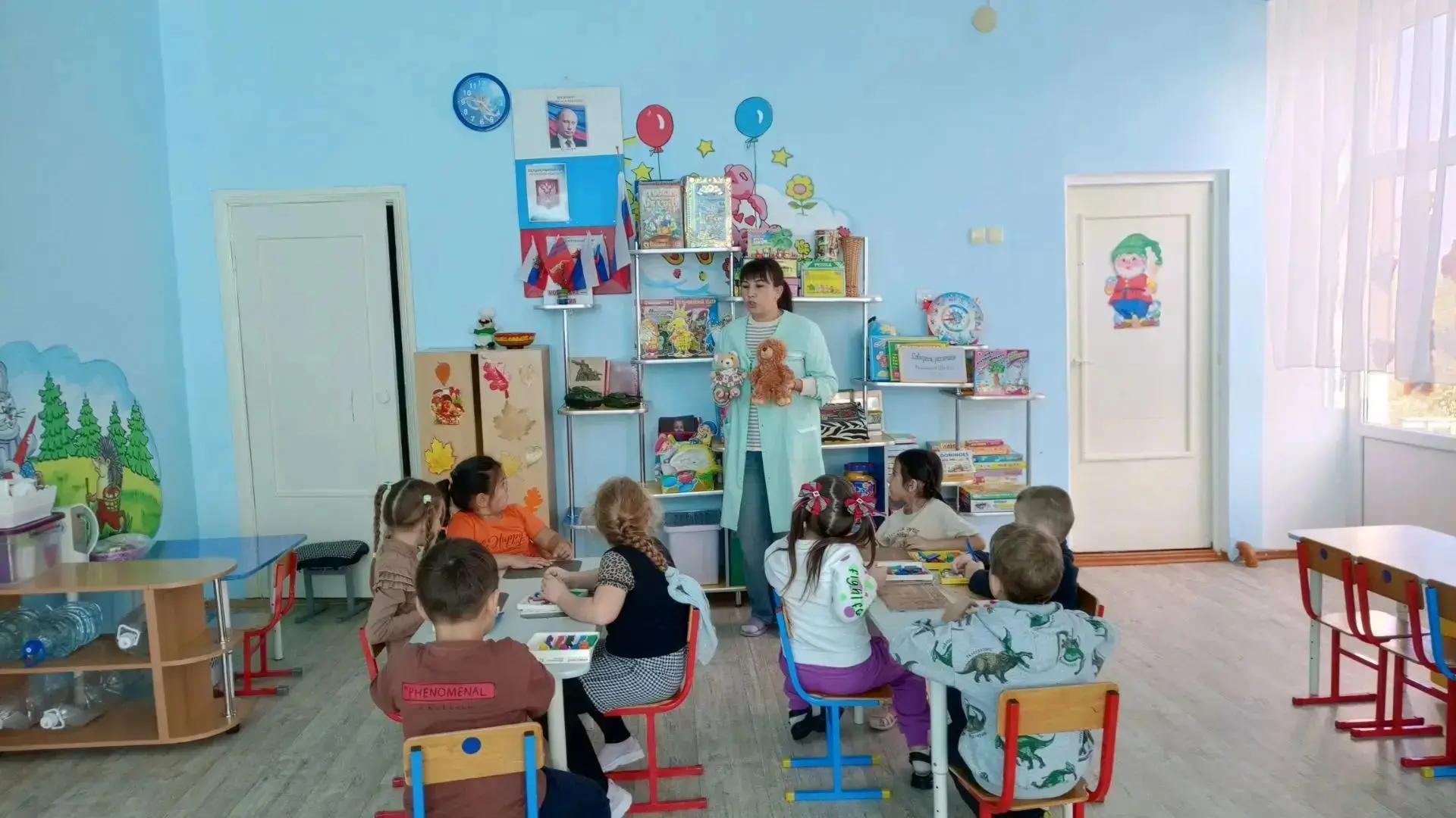 Подготовительная группа " Звёздочки " ООД на тему:"Декоративная тарелка"