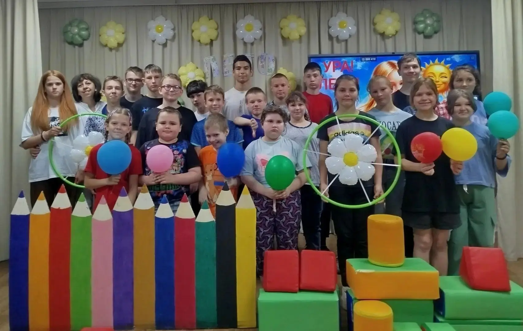 Сегодня  в нашей школе стартовало открытие летней площадки « Детство – это смех и радос...