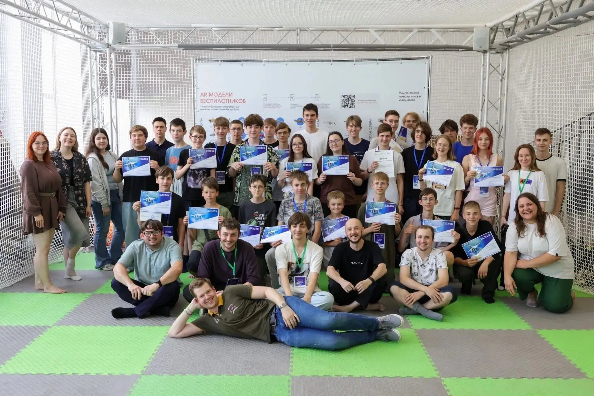 "Курс на взлёт"!
С 22 по 28 июня в Томской области кипела работа — 50 школьников региона погрузились
