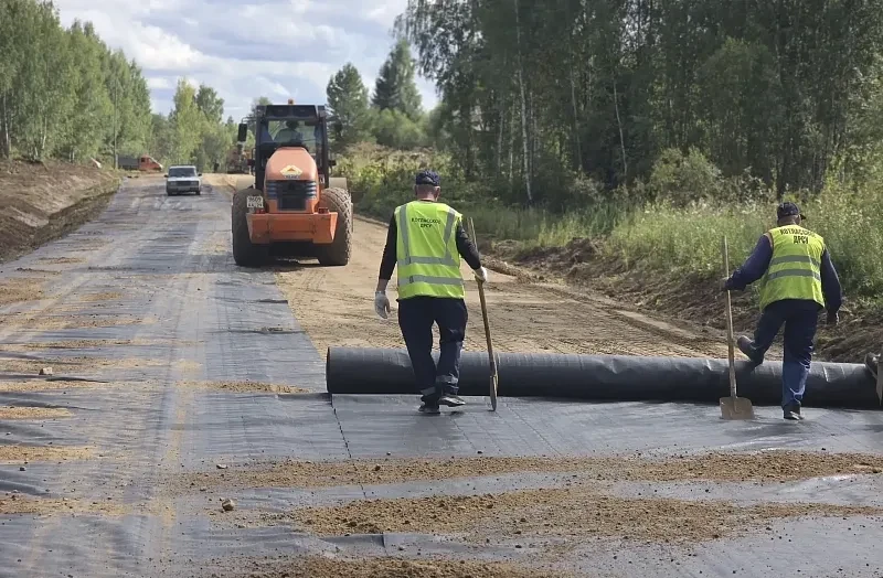 В Ленском районе продолжается ремонт участка автодороги Заболотье – Сольвычегодск – Яренск