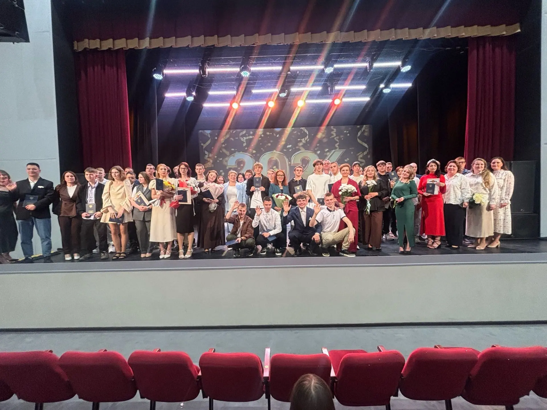 30 июня в стенах ЦКР состоялся торжественный выпускной вечер для студентов Каргопольского индустриал