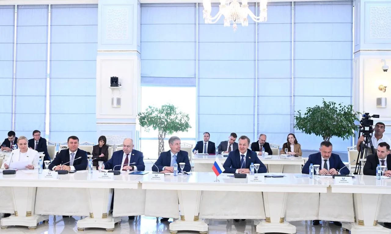 🇷🇺🇦🇿В Баку состоялось 24-е заседание комиссии по сотрудничеству Федерального Собрания России и М