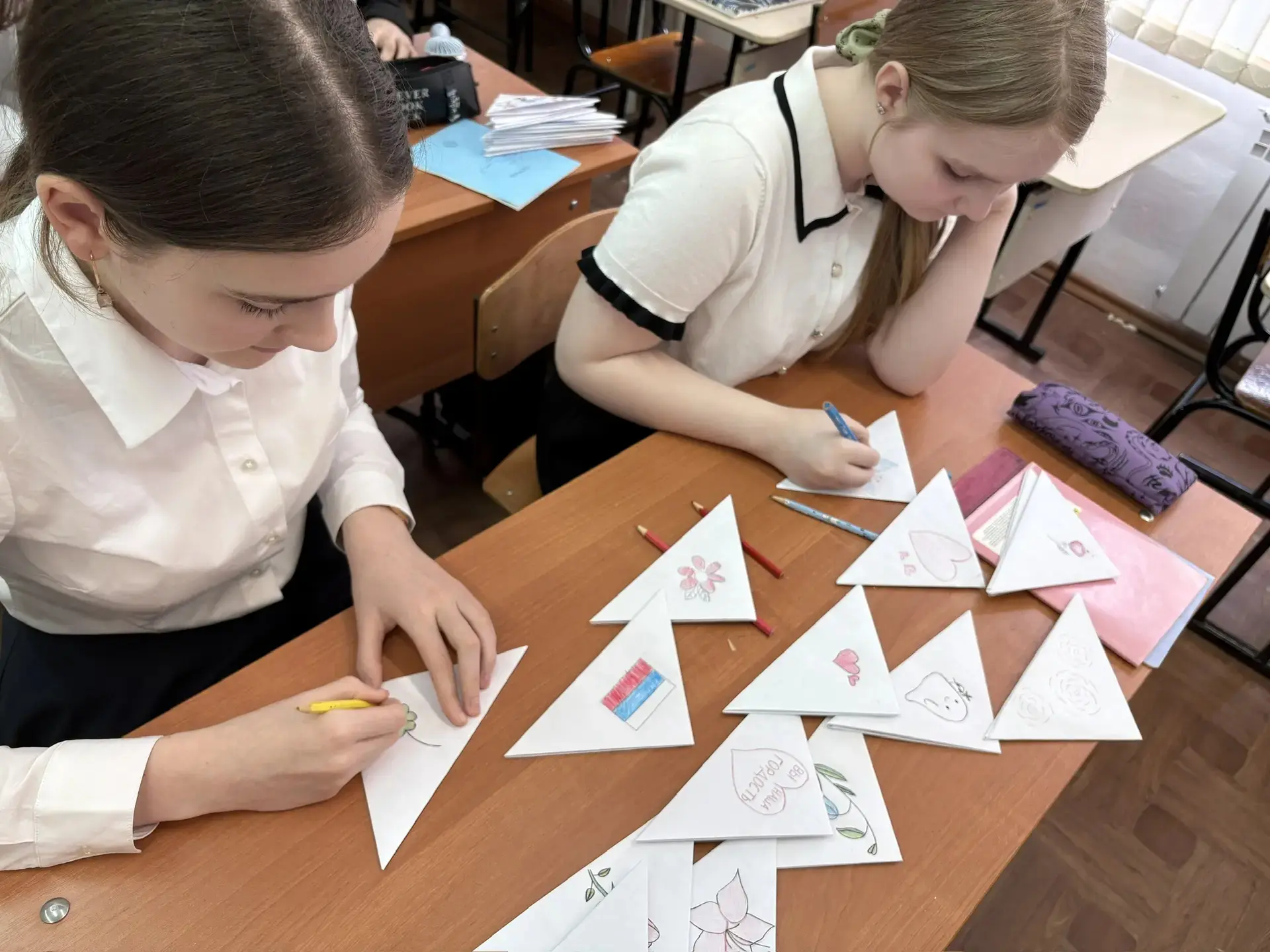 🇷🇺 Письма мужества: наши дети поздравляют героев!  В преддверии Дня защитника Отечества в нашей школ