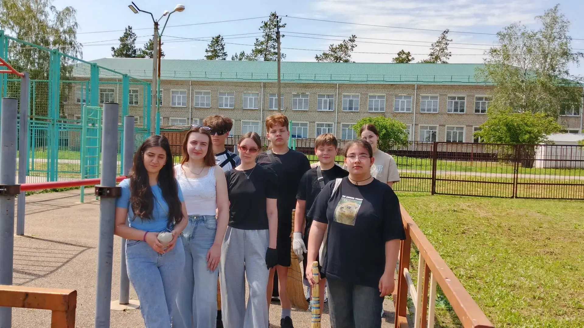 Молодежный центр круглый год трудоустраивает молодежь Ленинградского округа в возрасте от 14 до 17 л
