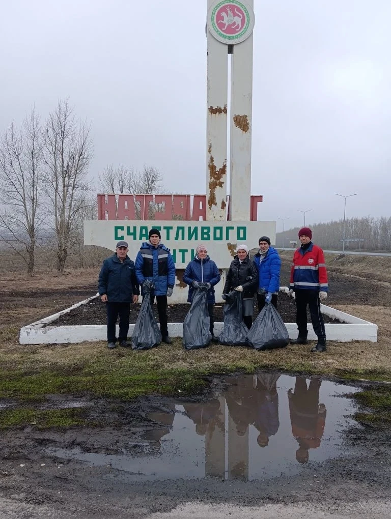 Чистое село — наше общее дело! 🌿🧹Стартовал экологический месячник, и наша школа, как ...
