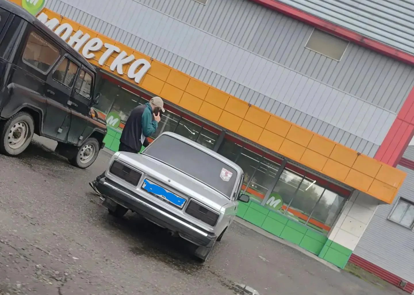 В Камне-на-Оби полиция задержала подозреваемых в порче агитационных материалов