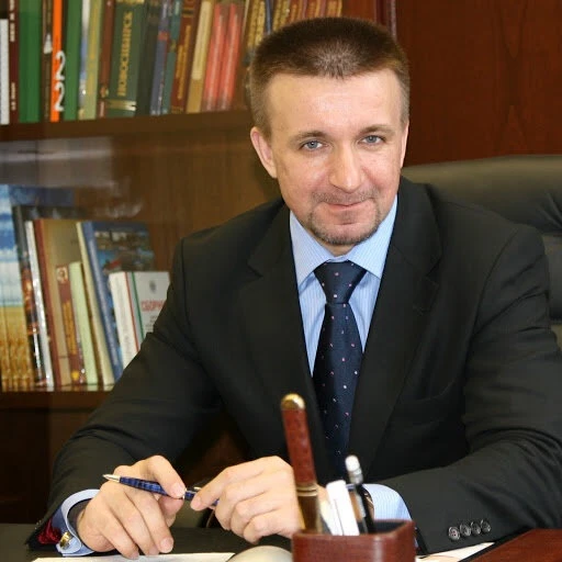 3 сентября — день, когда «горят костры рябин» в честь дня рождения Игоря Задворнова, бе...