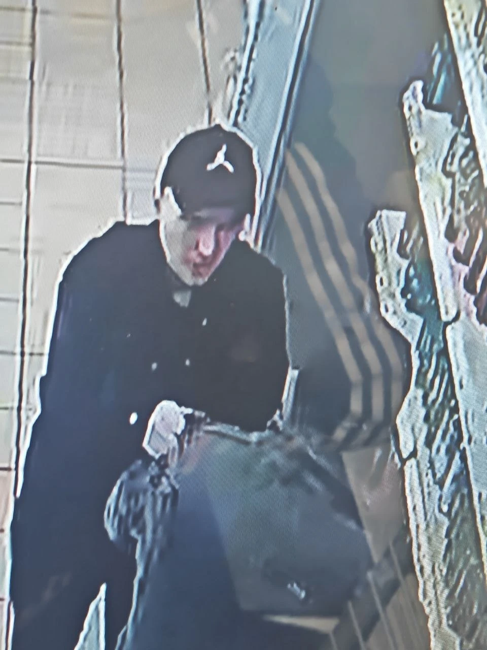 Многодетного отца на глазах его детей застрелили в продуктовом магазине Волгограда без ...