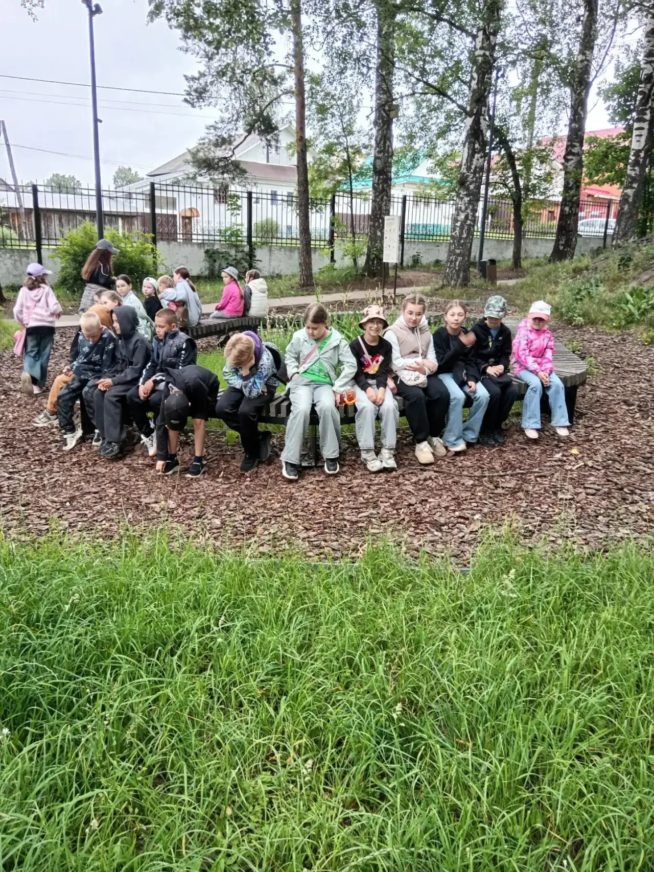 💚Лагерь - это маленькая жизнь!

Сегодняшнее утро в школьном лагере пахло лесом и тайной. Дети отпра