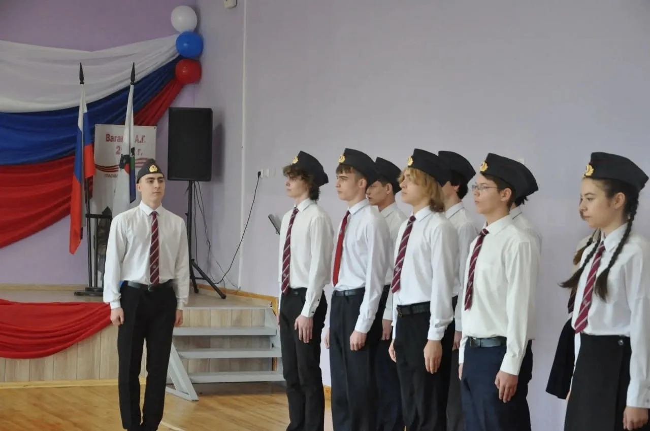 20 февраля в актовом зале прошел конкурс-смотр песни и строя «На знамя победы равняем шаг»!   В смот