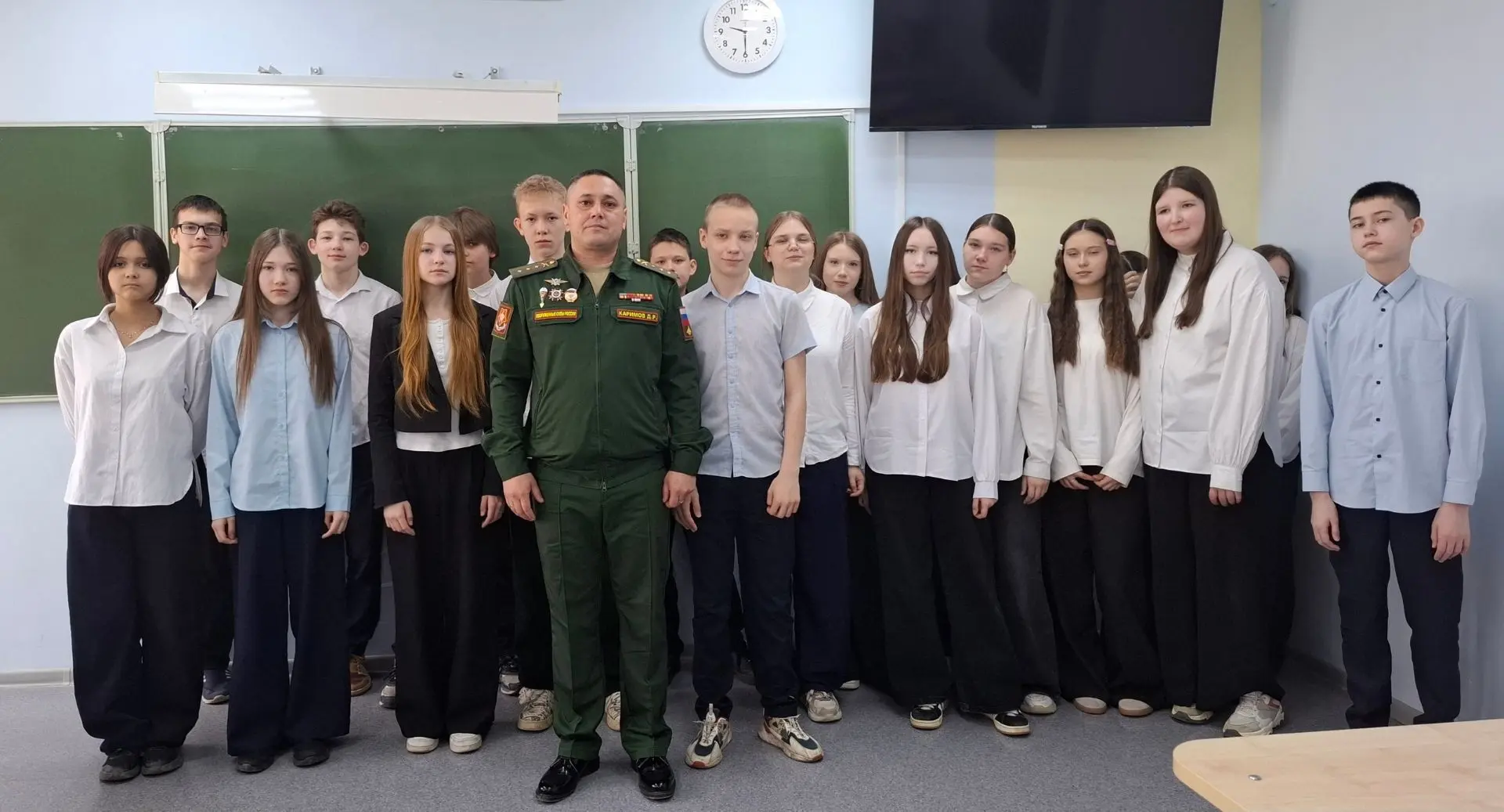 В нашей школе состоялась встреча семиклассников с ветераном боевых действий, участником СВО Каримовы