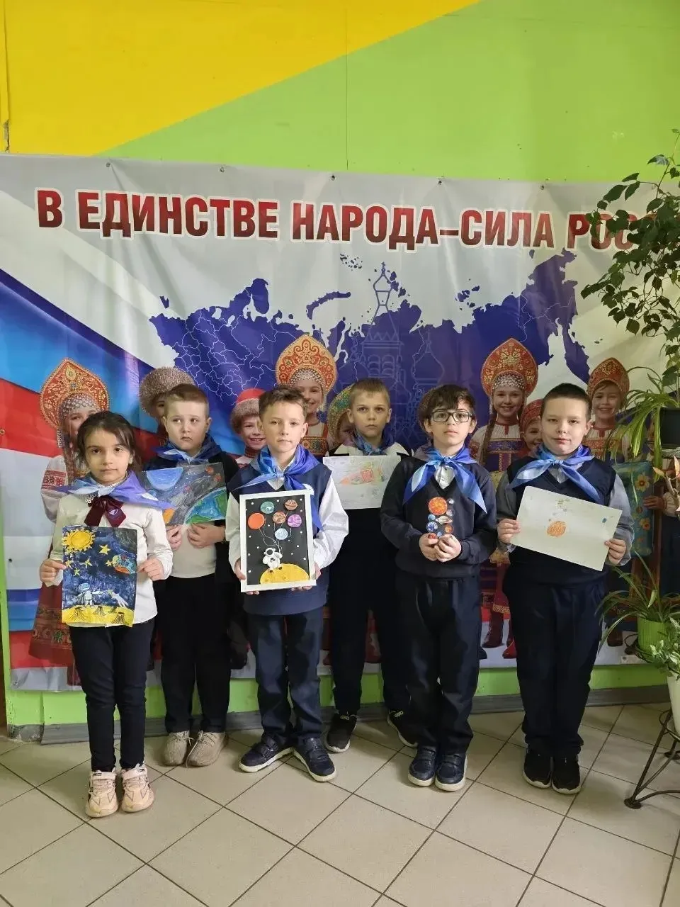 🚀 Космос не отпускает!  День космонавтики уже позади, а в школе 16 «Экос» (мкр. Павельцево) космичес