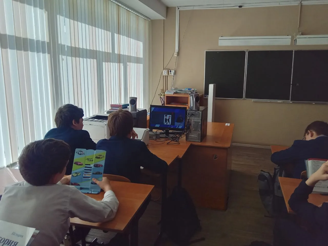 Кибербуллинг и безопасное поведение в интернете  Сегодня гимназисты приняли участие в онлайн-лекции,