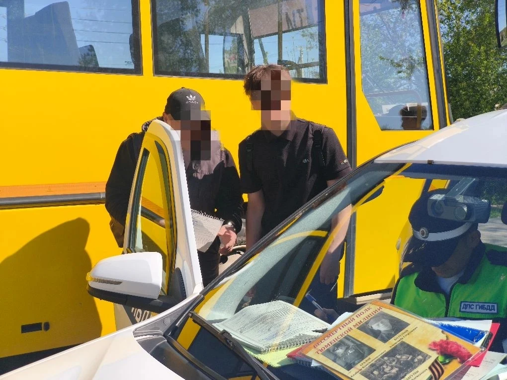 👮‍♂️ В Тюменской области подросток приехал в школу на машине отца  Инспекторы проверяют подростков, 