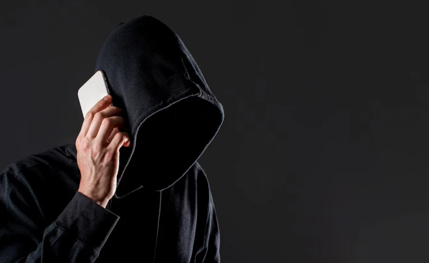🚔 77-летняя жительница Кировска отдала мошенникам больше миллиона рублей