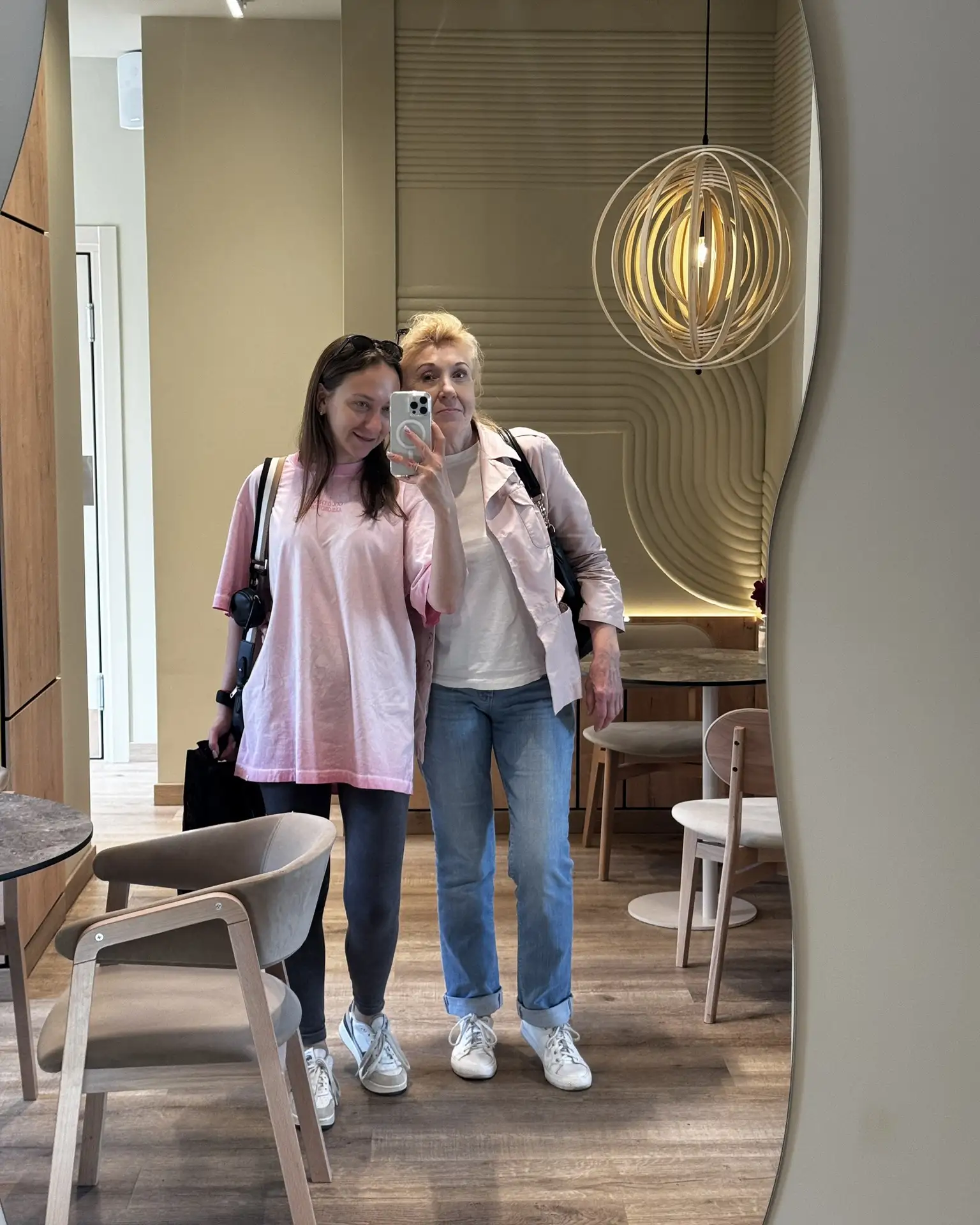 Недавно сделала маме классный сюрприз на день рождения ❤️ 

Очень хотелось ее по-настоящему порадова