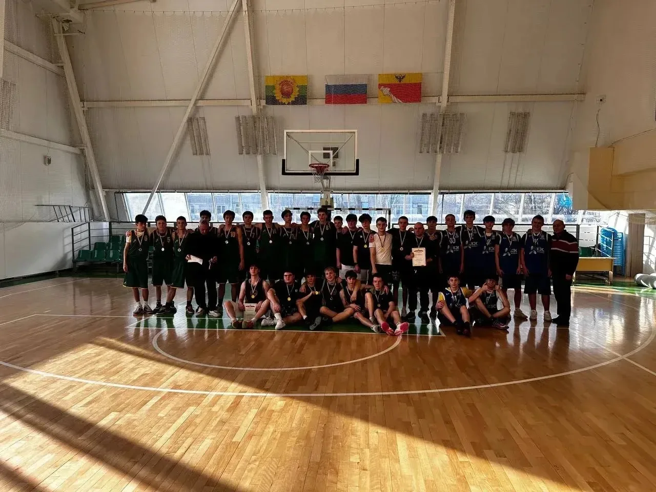 🏆 ГОРДОСТЬ ШКОЛЫ! МЫ – ЧЕМПИОНЫ! 🏆  Наша баскетбольная команда вписала своё имя в историю школьного 