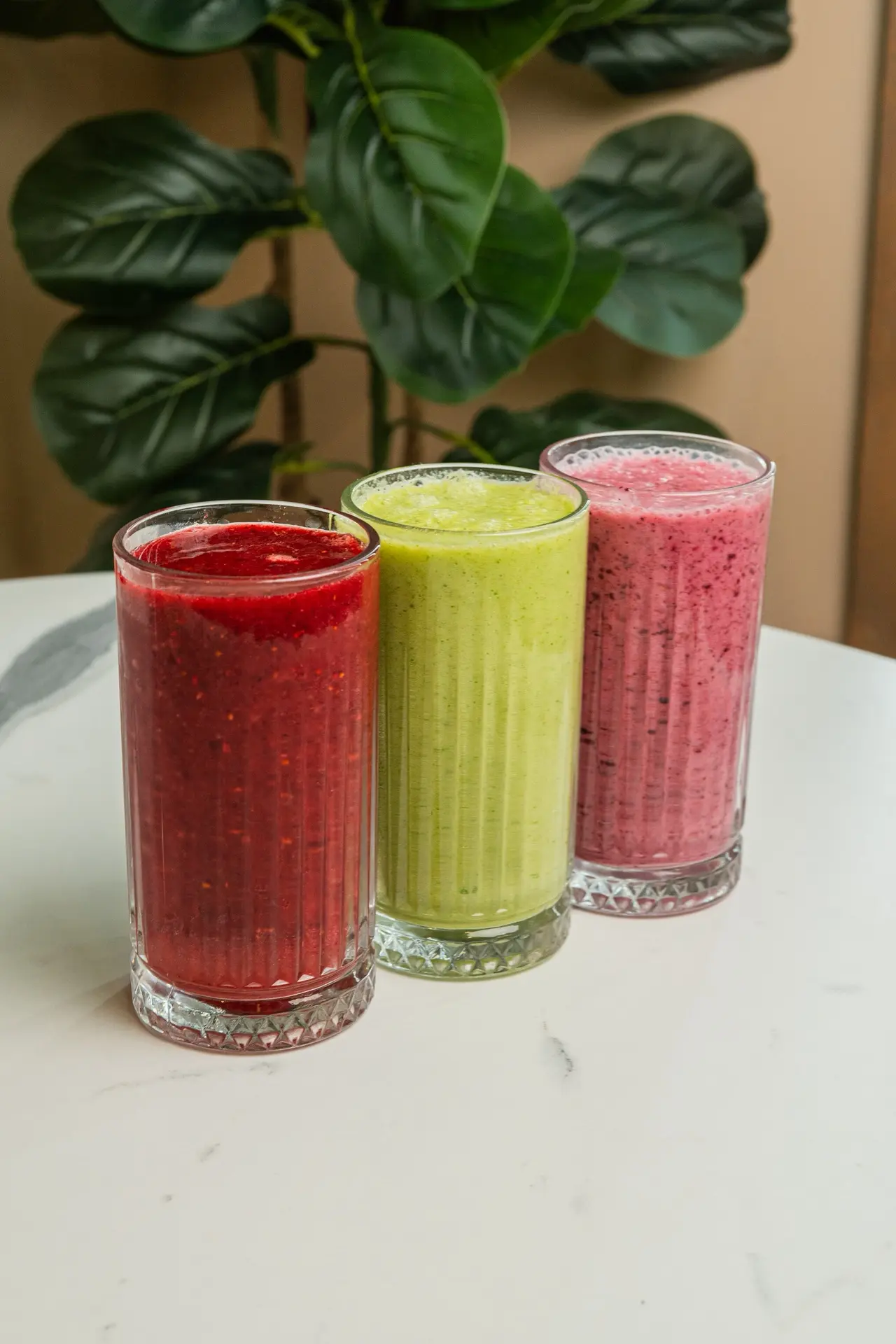 Летнее смузи - свежий зелёный и нежные ягодные☀️

🍓🫐Лесные ягоды - 380 руб.

🌿🍌🍏Яблоко-банан-шп