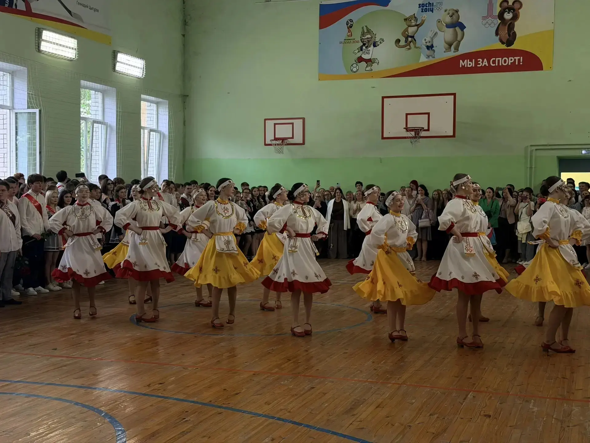 🎊 26 мая 2026 года в столичной школе №6 города Чебоксары прозвенел последний звонок для выпускников 
