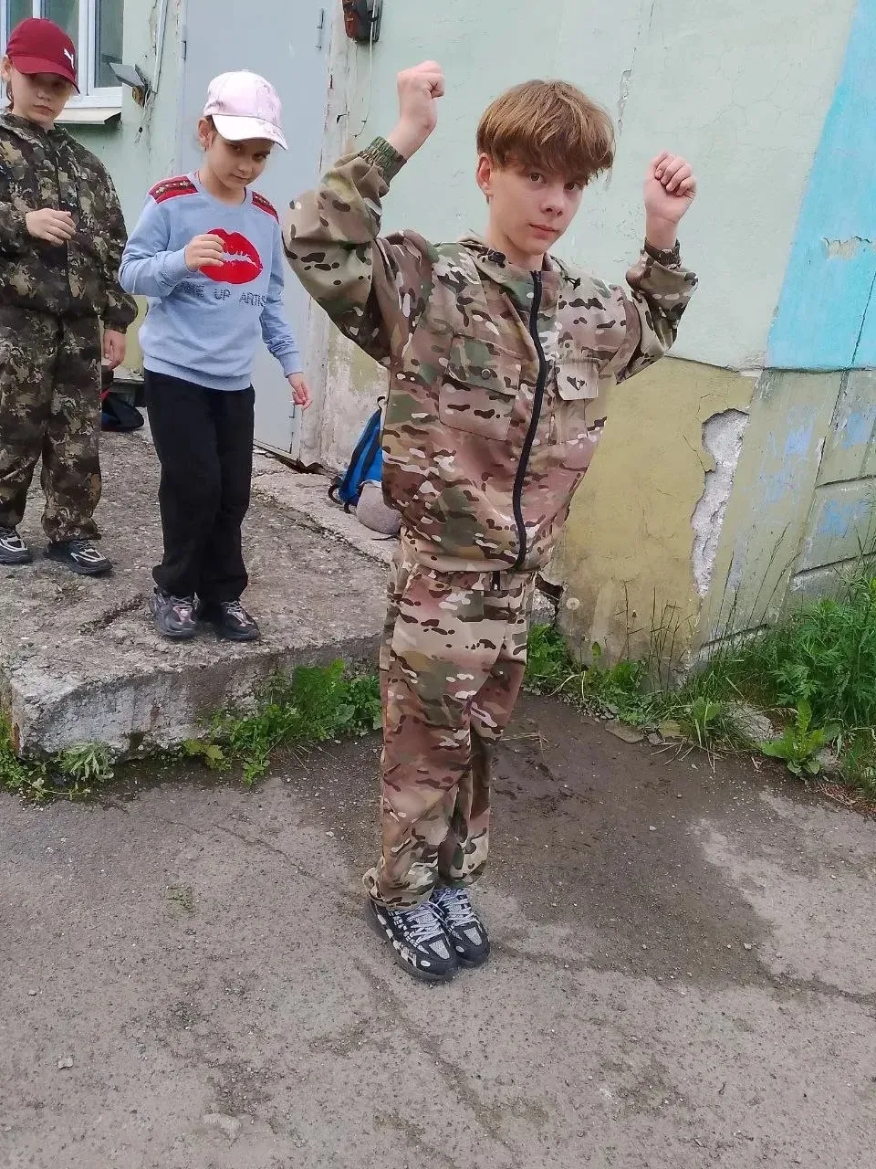 🪂 У кадетского клуба «Витязь» продолжается парашютная подготовка.

На одном из занятий ребята отраб