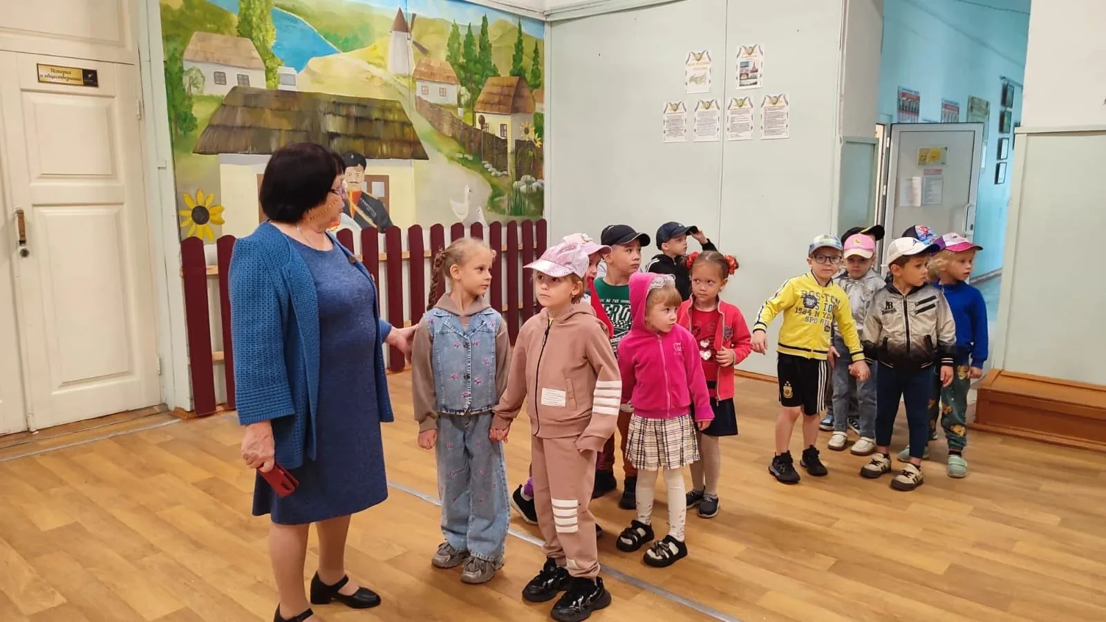 В МБОУ СОШ № 20 г. Вяземского имени Ф.П. Котляра сегодня  на экскурсию пришли ребята из...