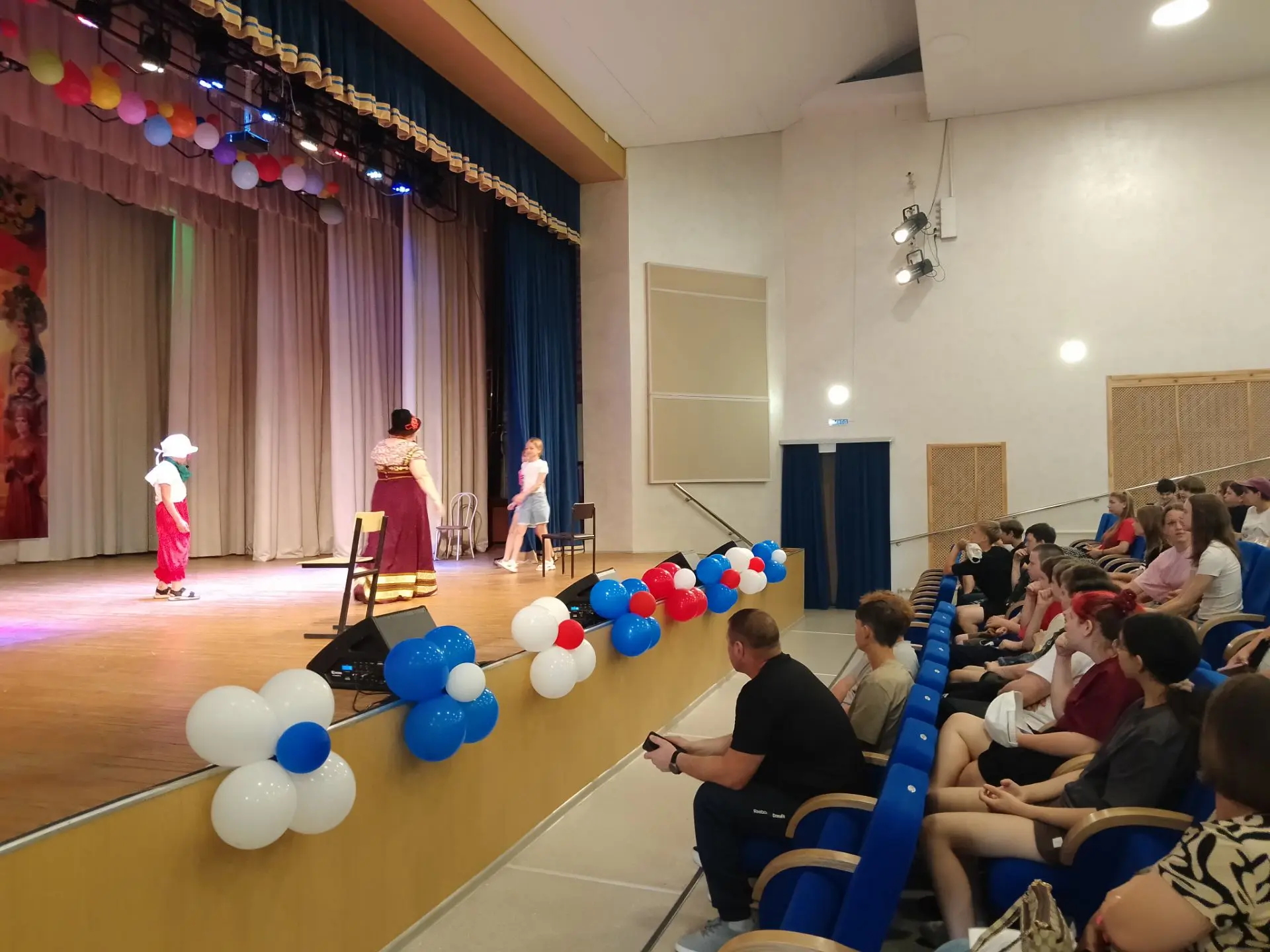 Вторая смена пришкольного лагеря стартовала! Впереди две недели добра и единства ☀️🇷🇺

Сегодня в н