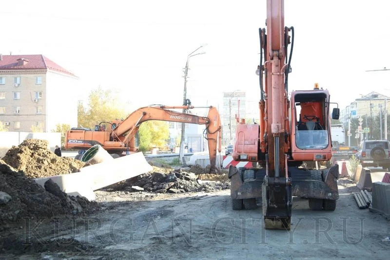 На улице Дзержинского в Кургане завершается замена ветхих коммуникаций
