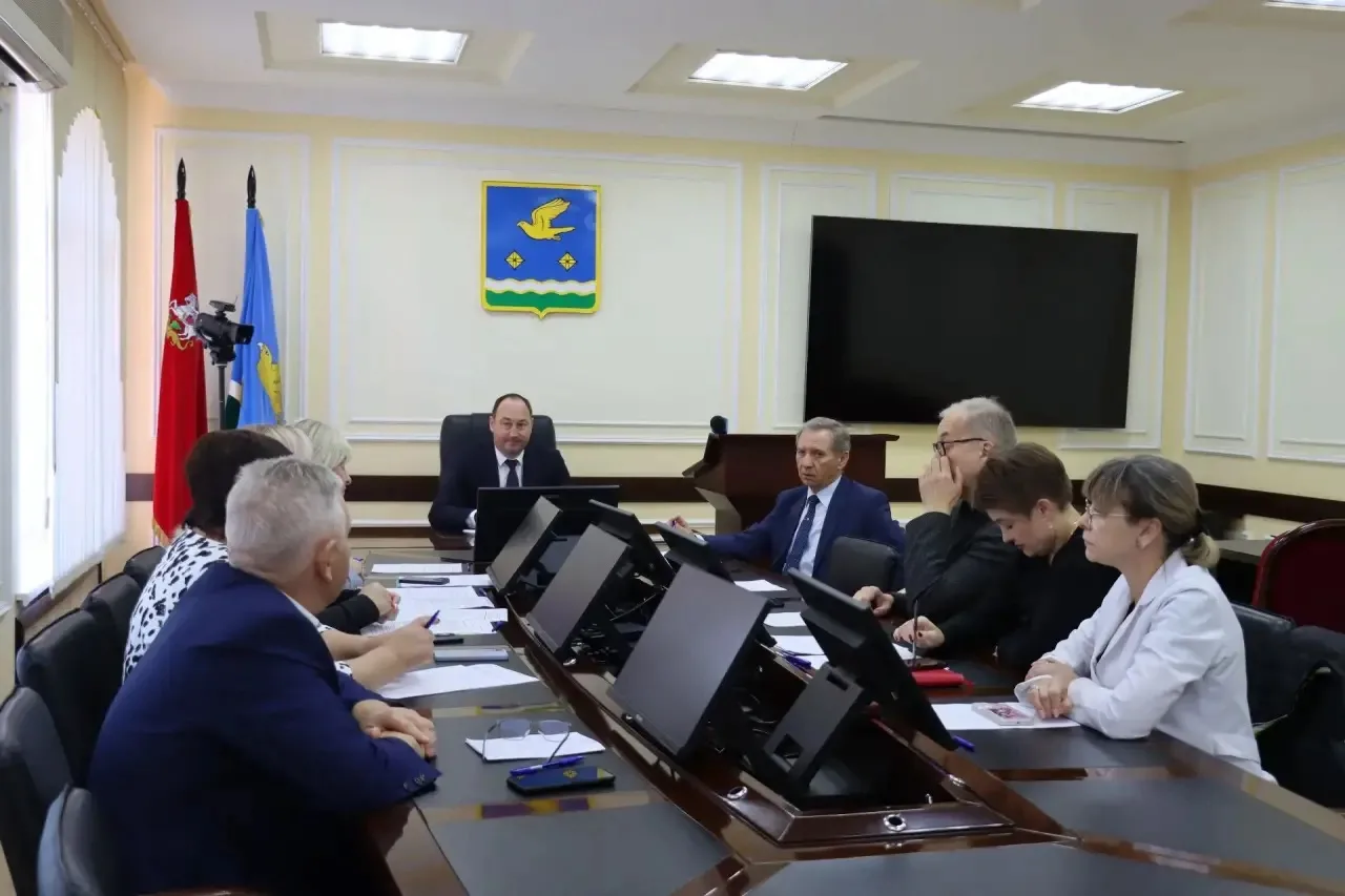 🏥 Провёл профильный час по вопросам работы системы здравоохранения округа.