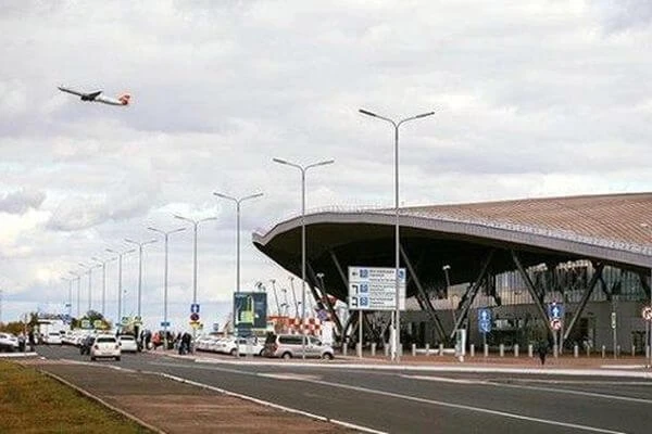 Небо над Самарой открыли утром 27 июня через полтора часа