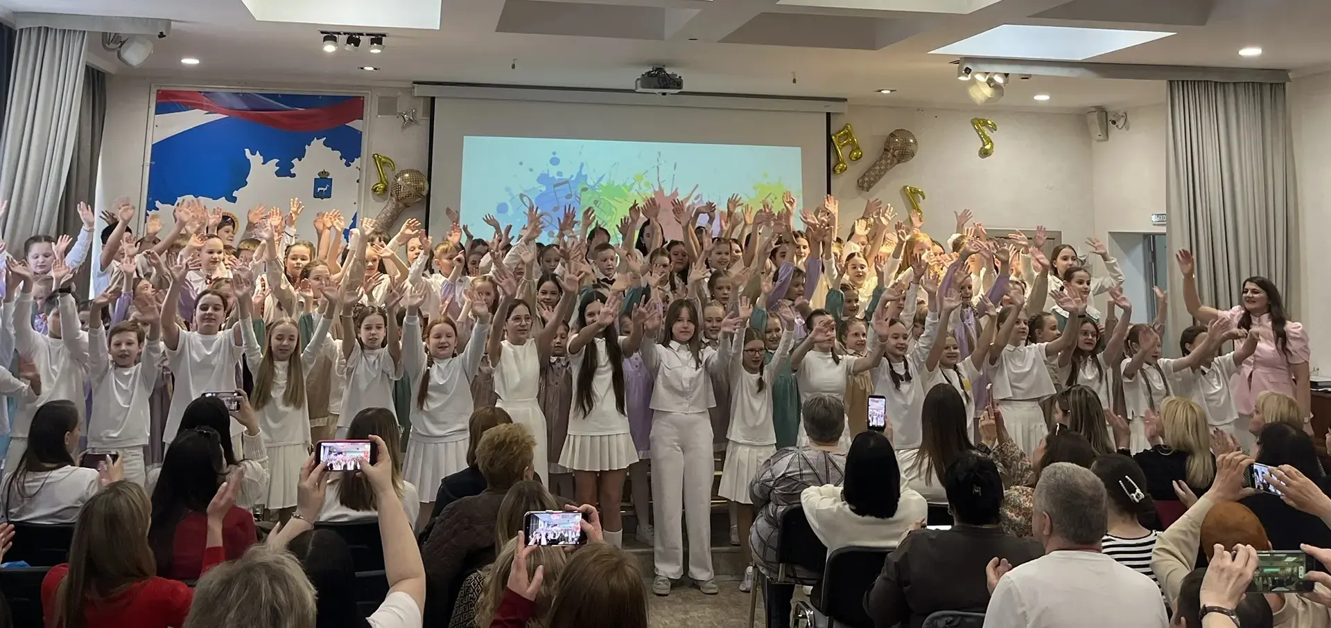 🎶 Праздник музыки и души в гимназии!  Сегодня в нашей гимназии состоялся настоящий праздник музыки и