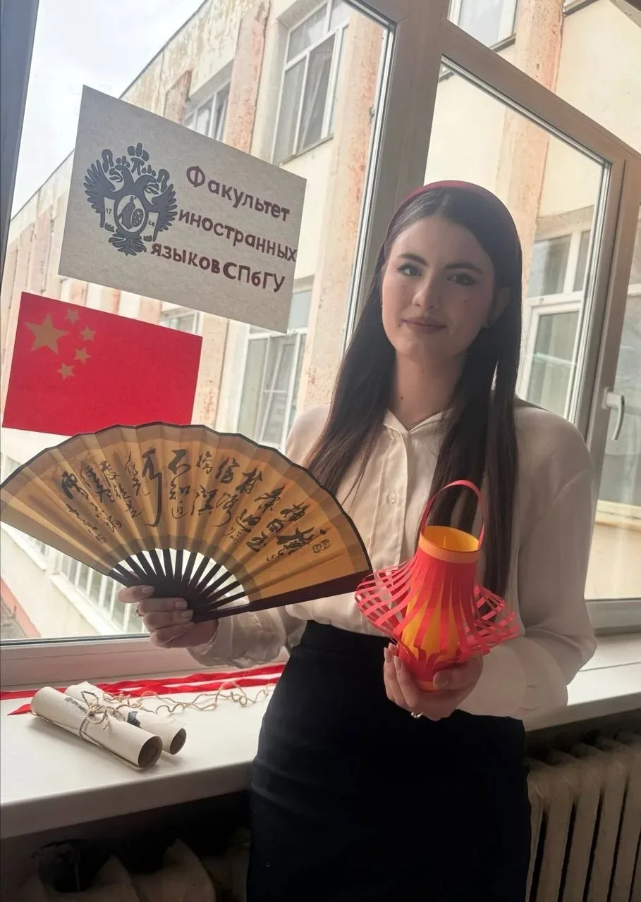 В нашей школе была организована небольшая ярмарка профессий для ребят 8-11-х классов🕵👷. Выпускники, 
