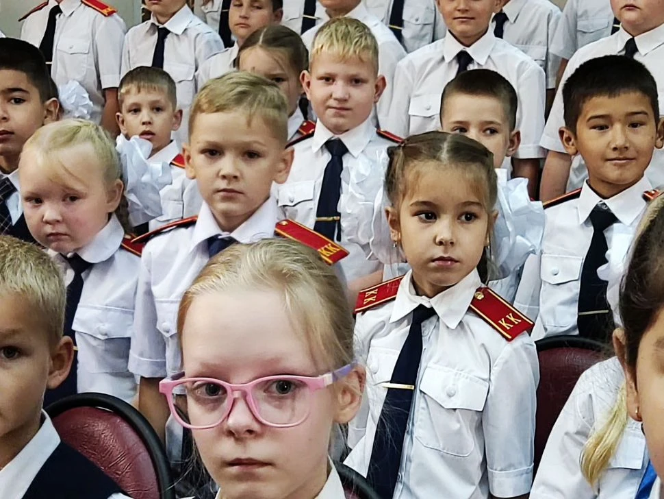 Новая учебная неделя в нашей школе традиционно началась с торжественной линейки — вынос...