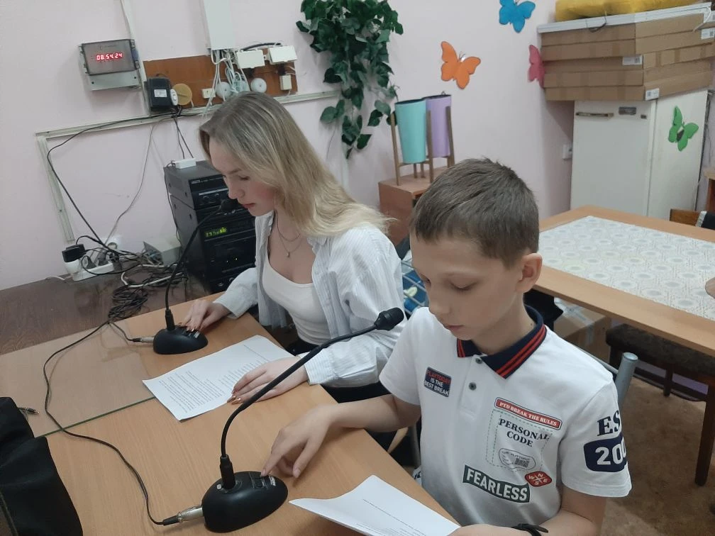 Наш радио выпуск был посвящен открытию Всероссийской недели семьи «7 Я ФЕСТ». Радиоведу...