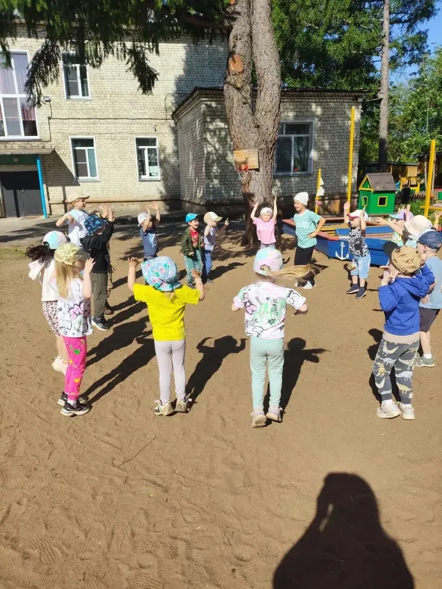 ☀️ ЛЕТНЕЕ УТРО = ЗАРЯДКА НА УЛИЦЕ! ☀️

Вот и наступило тепло, а значит, наши утренние гимнастики око