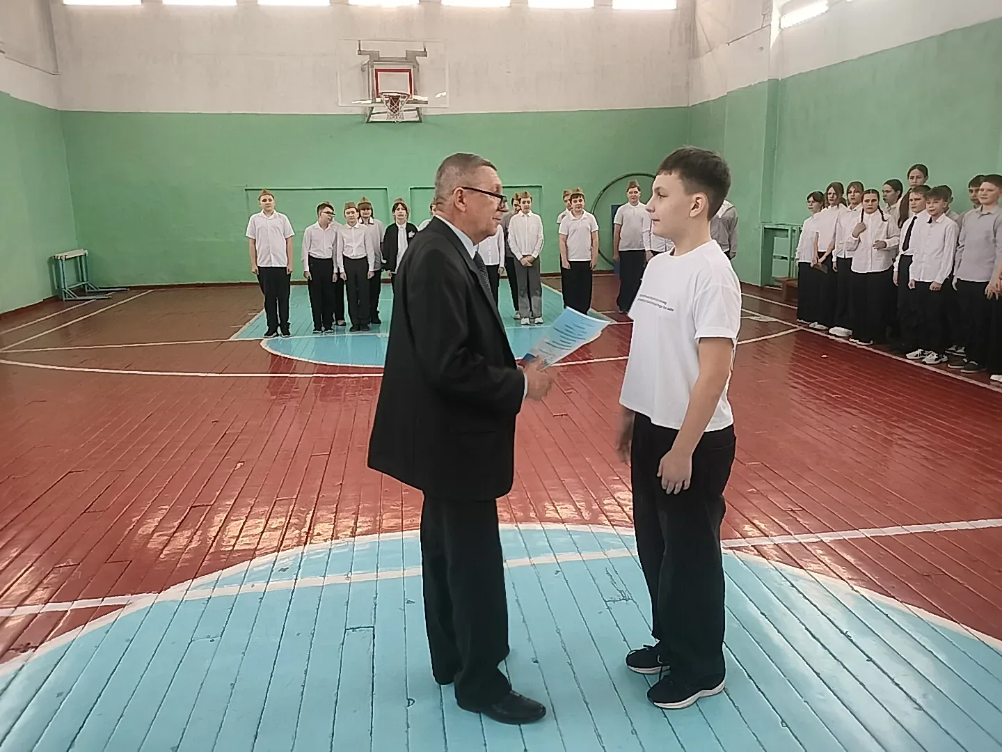 🌟 В нашей школе прошел второй день конкурса смотра и песни 2026! 🎶👏 17февраля   учащиеся 4-х и 6-х к