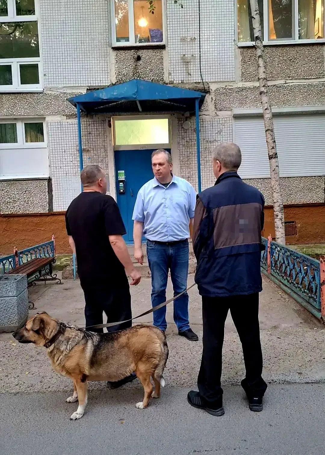 Продолжаю проводить встречи с жителями 3-го микрорайона Нижневартовска. Общение прямо в...