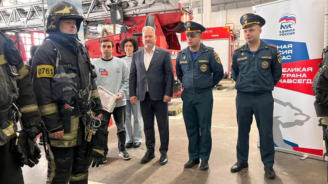 Поздравили с профессиональным праздником пожарных в Марьино