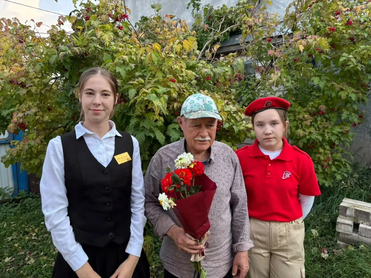 1 октябрь Өлкәннәр көне уңаеннан, мәктәбебездә «Өлкәннәргә хөрмәт» дигән девиз астында ...