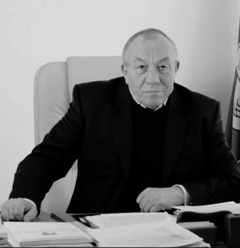 🥀После тяжелой болезни ушел из жизни экс-глава Кирово-Чепецка Владимир Крешетов

Владимир Васильеви