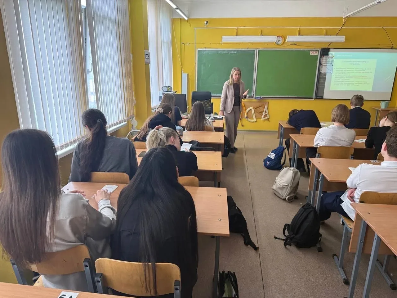 🚨Важный разговор для 8-х и 10-х классов в Лицее  23 апреля у нас прошла не просто лекция, а интеракт