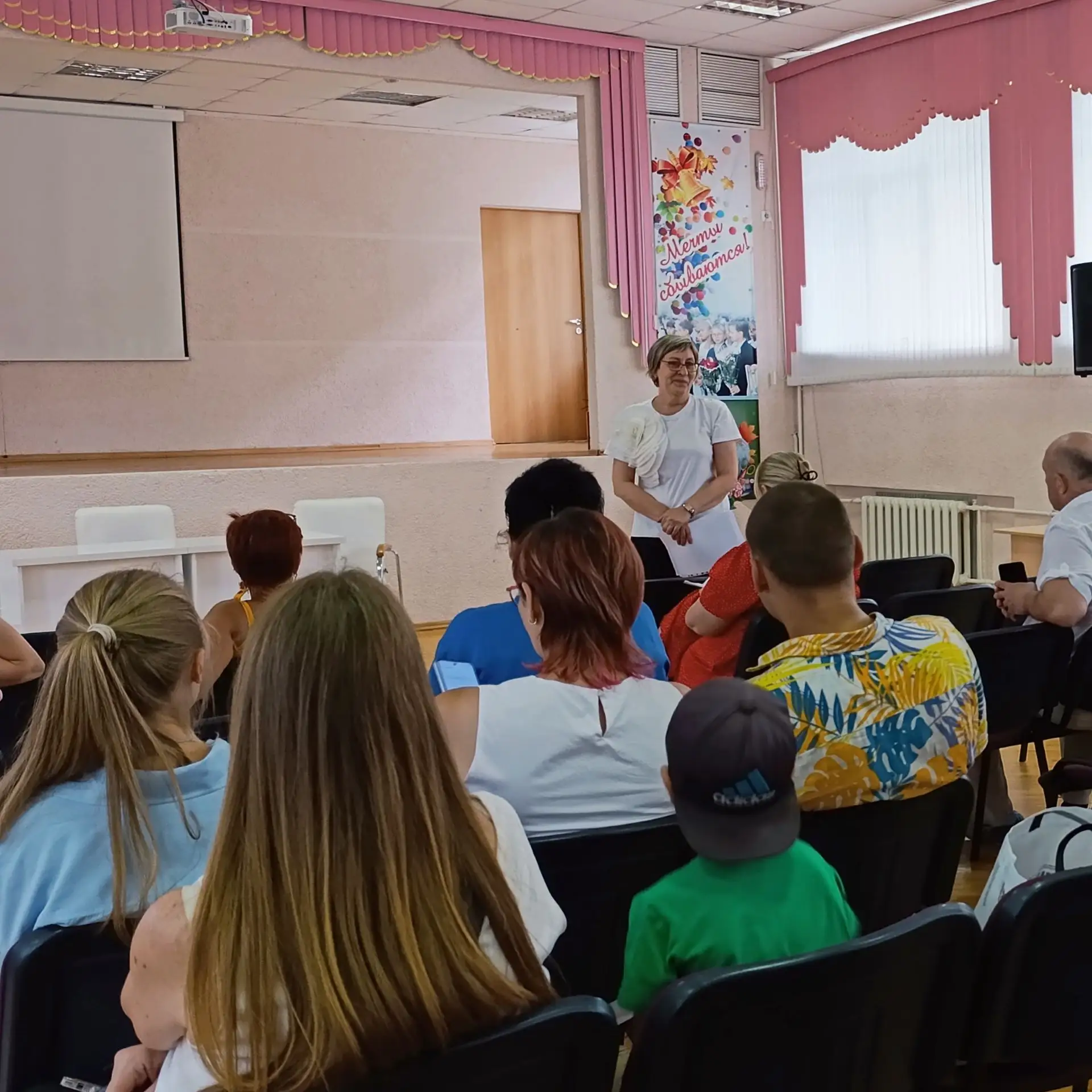 Сделаем вместе

🏫 В школе прошло собрание родительского сообщества, посвящённое подготовке к участи