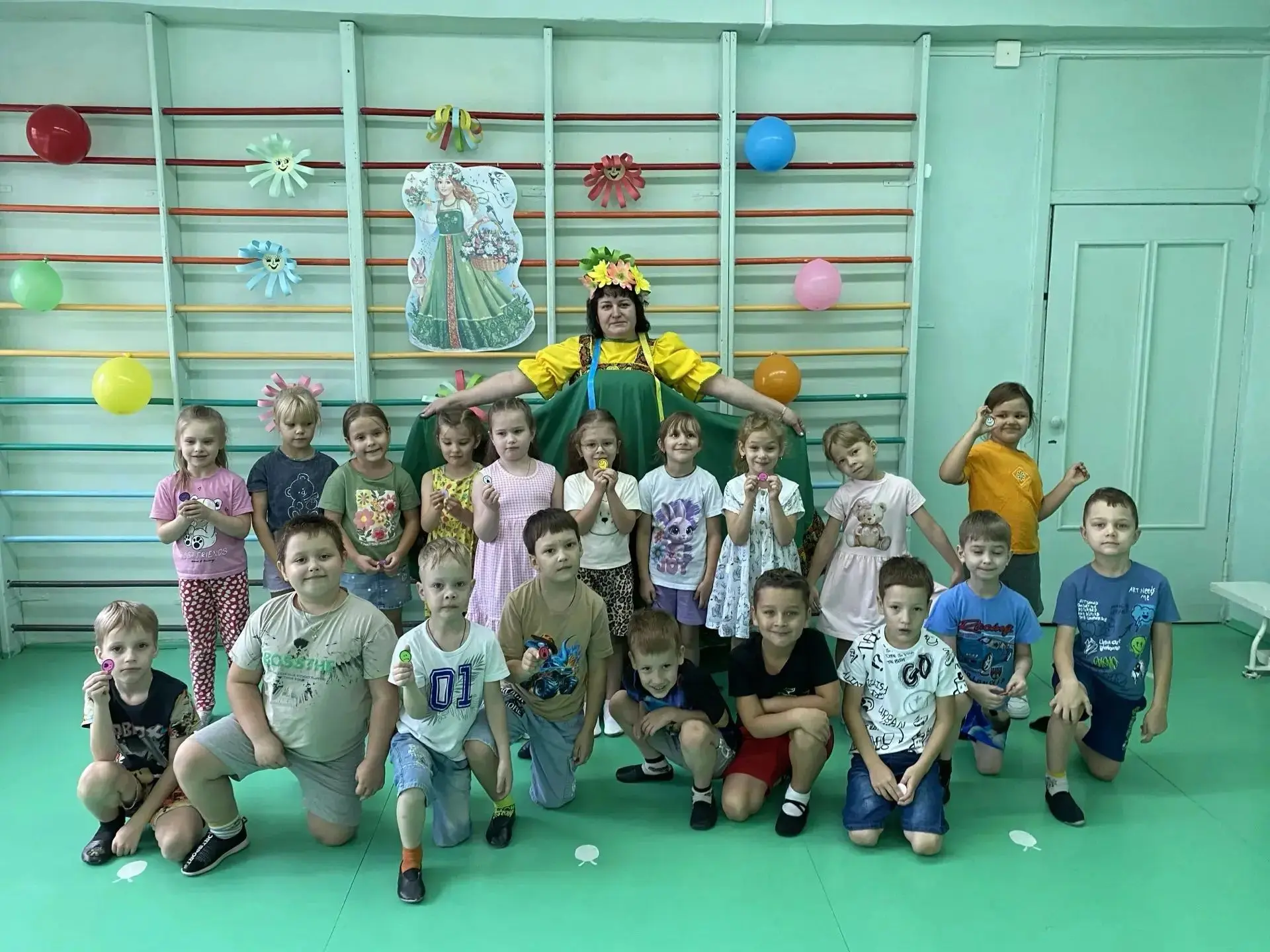 В подготовительных группах  прошел праздник «Прощание с летом». К ребятам в гости загля...